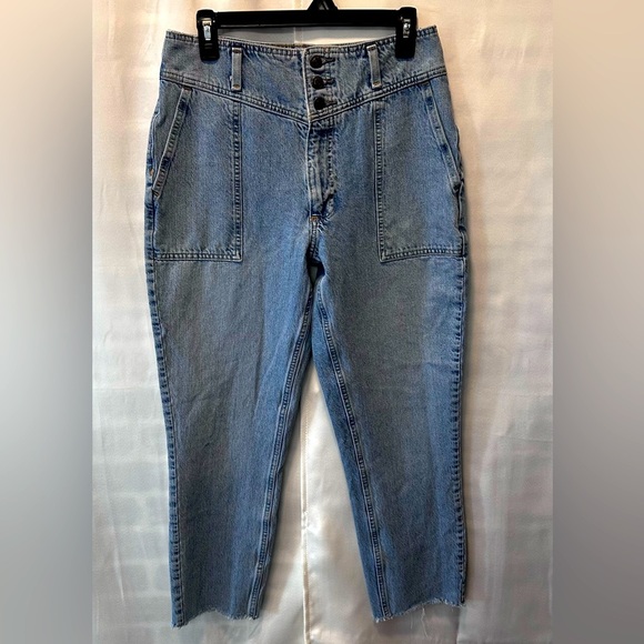 A&F 90’s Retro High Waisted Bare Back Raw Hem Mom Ankle Length Jeans Sz 6R - Picture 1 of 4